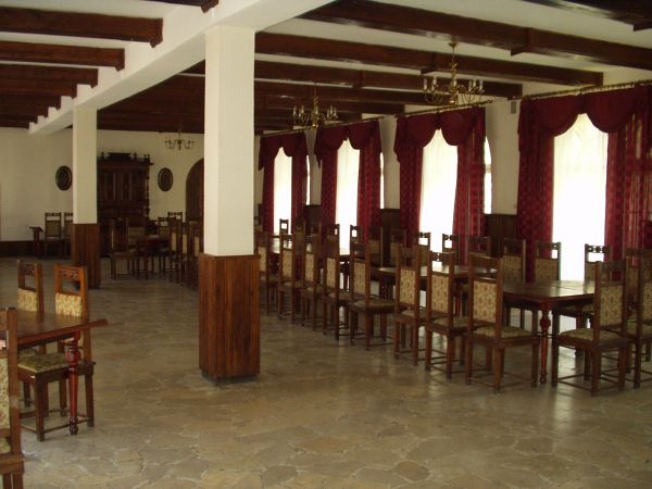 Czerniejewo - wnętrza pałacowo konferencyjne