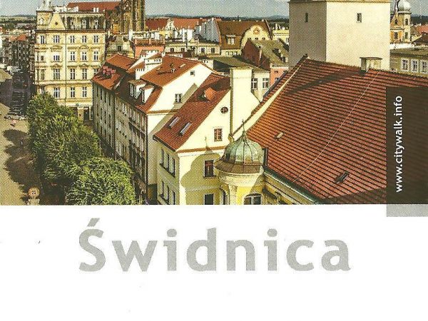 ze zbiorów prywatnych : publikacje promujące - z Centrum Informacji Turystycznej.