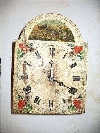 Piękny stary zegar.