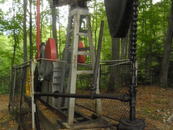 Szyb naftowy na Górze Przedziwnej.