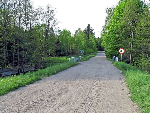 Droga przez Leśną Hutę do Bartla Wielkiego i dalej do Kalisk