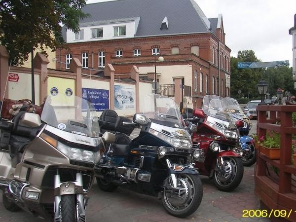 Ostróda - piękne motory na nabrzeżu jeziora