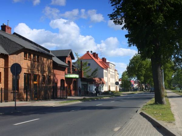 Ulica Krzywoustego. Wyjazd z Lęborka na Bytów.
