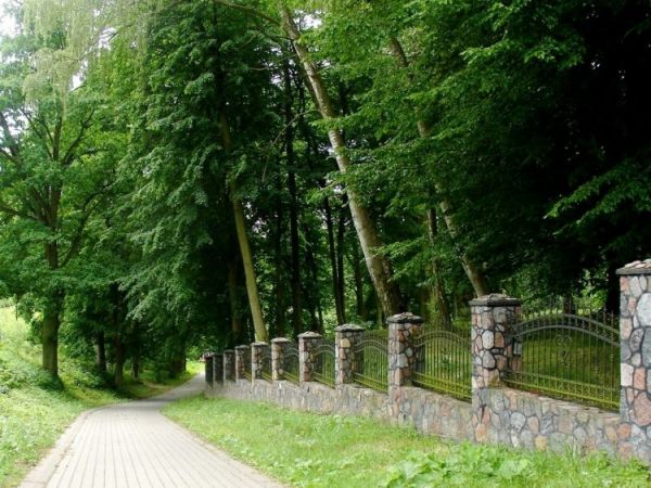 Droga dojazdowa do Kościoła