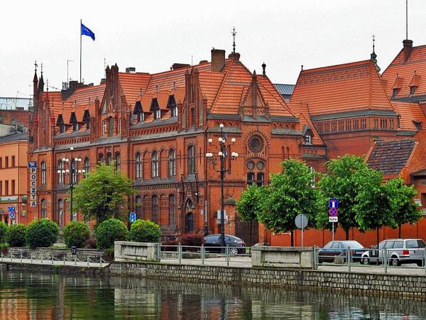 Budynek Poczty Głównej nad Brdą