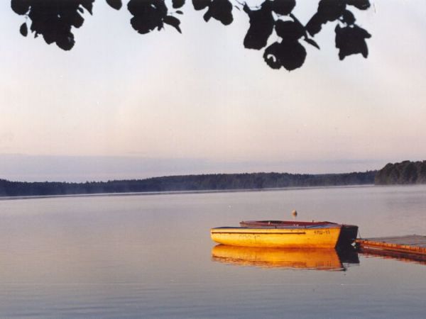 ŁÓDKA WITA O ŚWICIE