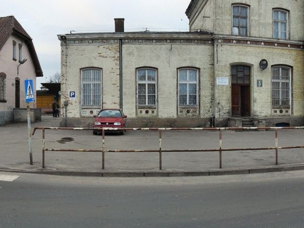 Ulica Kolejowa na wysokości Dworca PKP i Aleji Wojska Polskiego