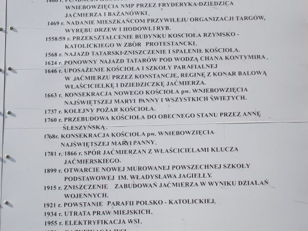 plansza - stanowi kompendium wiedzy o historii i zabytkach  a po to chętnie sięgają turyści, przejezdni, miłośnicy  regionu. W dokumencie o nadaniu wsi jest że