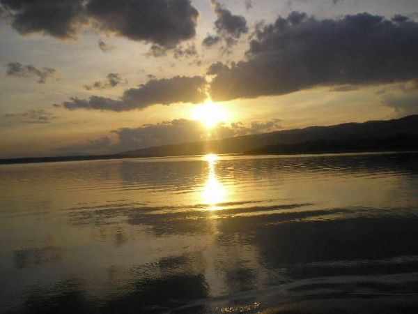 Zachód słońca nad zalewem czorsztyńskim