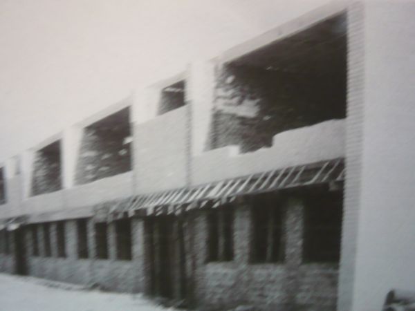 To zdjęcie z przed 50 -lat powstaje szkoła podstawowa nr 9 w Ostrowie Wlkp