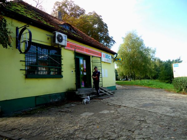 Sklep w Bytyniu.