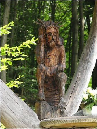 Świątek przy kościele