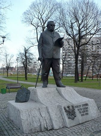 Pomnik Gen.Jerzego Ziętka