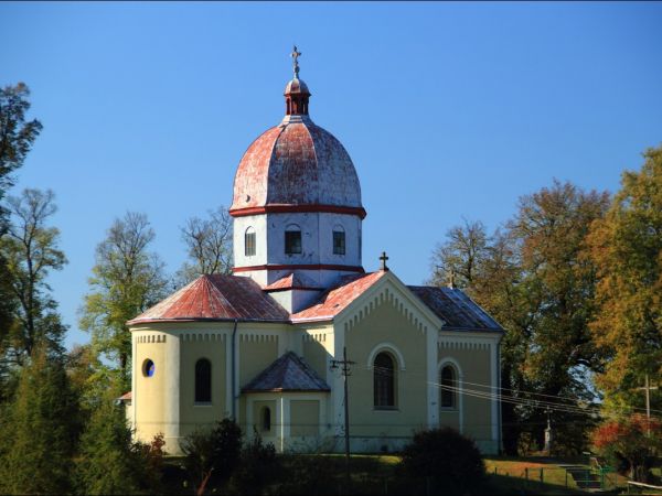 Cerkiew murowana pw. św. Dymitra z 1924 r. Po 1947 r. przez wiele lat nieużytkowana, potem przejęta przez kościół katolicki jak kościół filialny.  Od 1985 r. wy