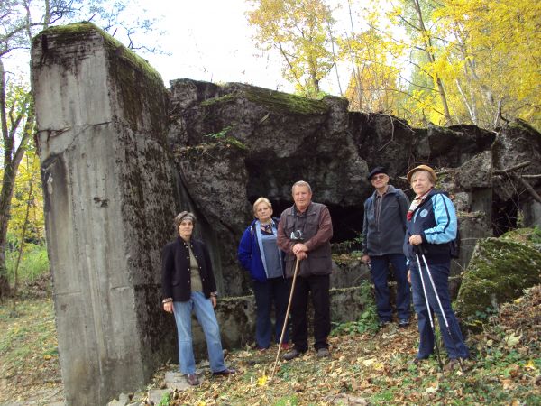 był to bunkier ogniowy, obserwacyjno-dowódczy, trójkondygnacyjny - najniżej jakby CPN dla czołgów będących w odsieczy, na 1-szym zakwaterowana była załoga /d-ca