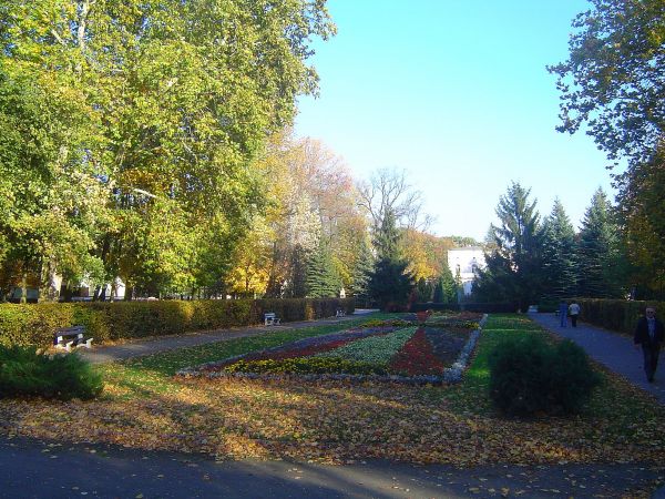 Rok 2006.Jesień w parku zdrojowym.