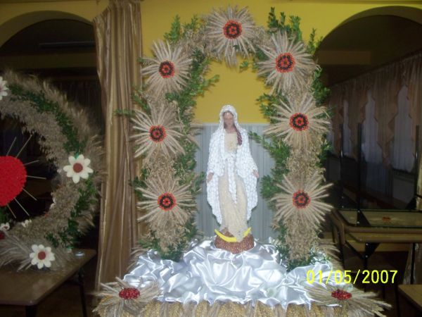 Ta nasza Madonna piękna kochana grochem i zbożem przyozdabiana...