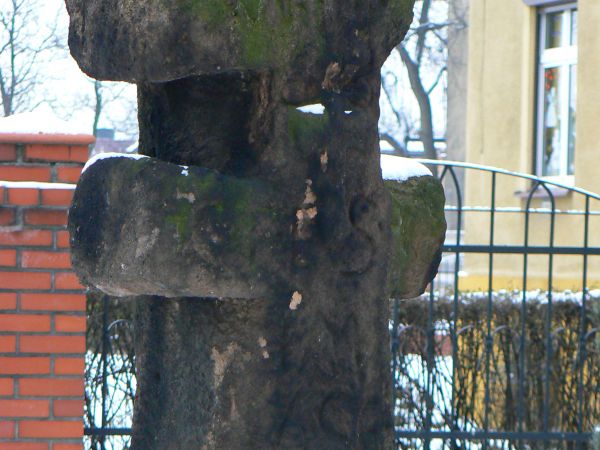 Jedyny w kraju dwuramienny krzyż pokutny