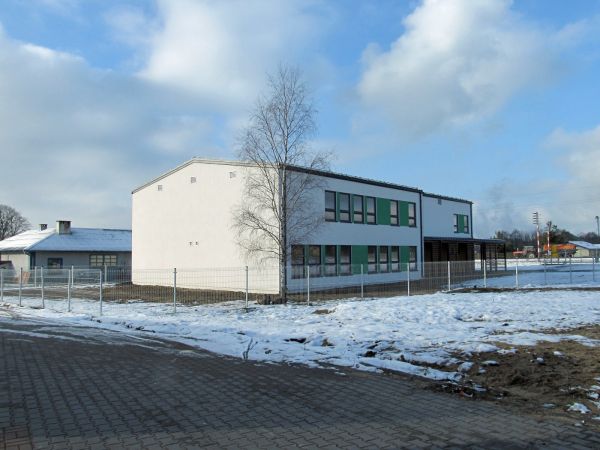Nowy obiekt Zespołu Szkół Ponadgimnazjalnych w Czarnej Wodzie, wybudowany przez firmę STEICO (produkcja płyt pilśniowych), w miejsce innego obiektu zajętego prz