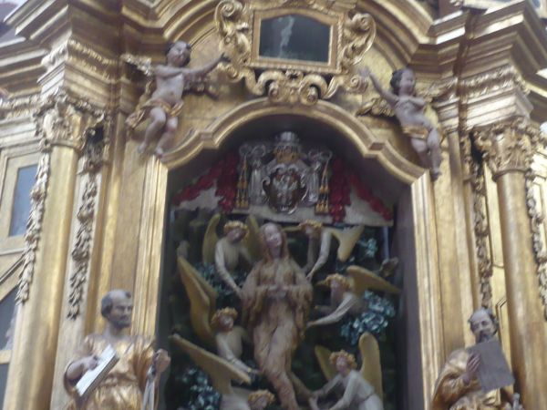 Boczny  ołtarz Św.Marii Magdaleny