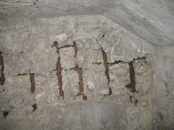 Fragment zbrojenia ścian, wewnątrz  Schronu obserwacyjno - bojowego nr 3. PUNKT OPORU DOBIESZEW(K)O.