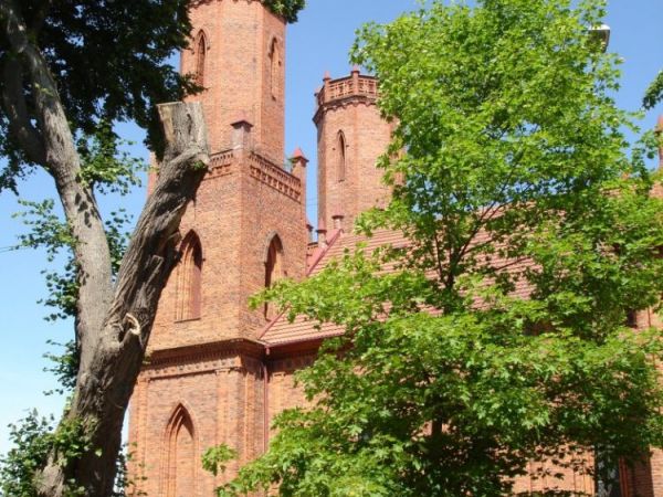 Kosciol zaprojektowany i zbudowany w latach 1833-1850 przez Karola Augusta von Krockow