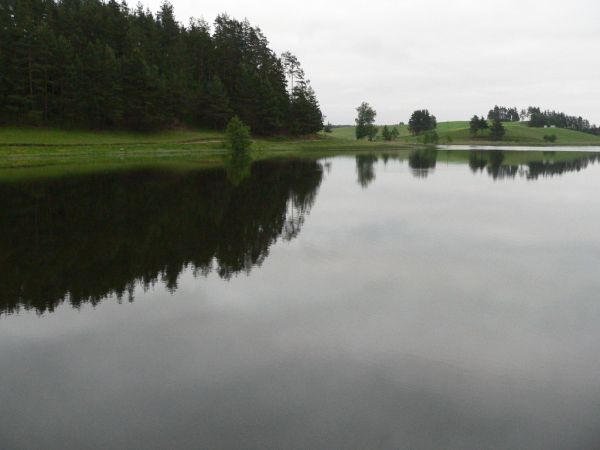 W miejscowości kilka małych jezior. Bez grama nieczystości.