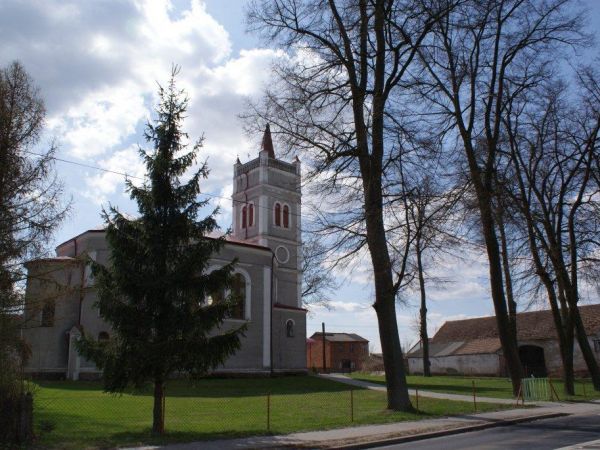 Kościół, Lubno - kwiecień 2011