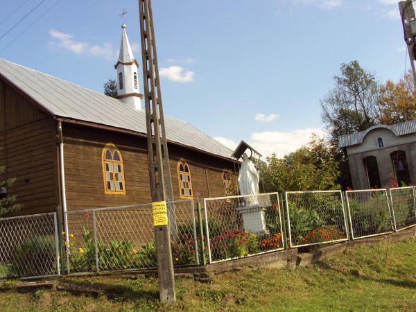 kościół narodowy - tam zawsze był i obowiązuje polski język liturgiczny.