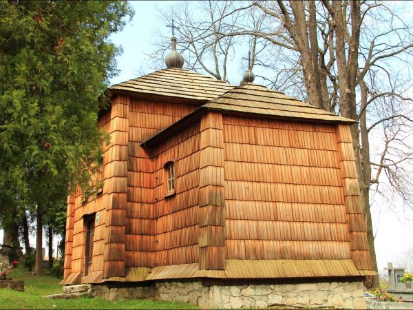 Cerkiew Wniebowstąpienia Pańskiego w Kruhelu Wielkim . Jest jedną z najstarszych cerkwi w Polsce. Wybudowana na pewno przed 1630 rokiem.