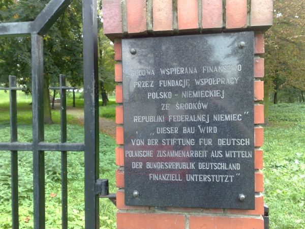 Niemiecki cmentarz ewangelicki .