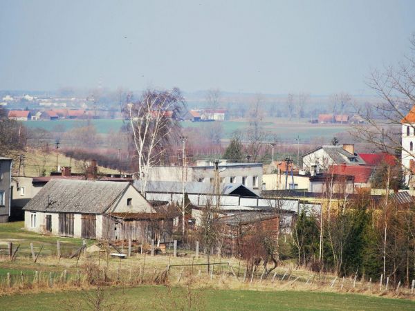 Nowy Targ - widok na kościół i fragment wsi.