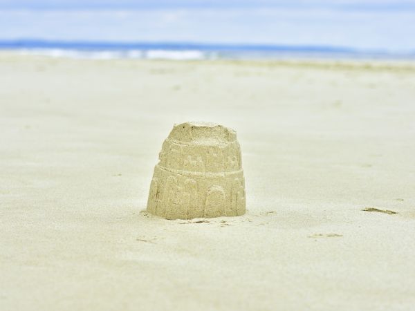 Zamki na piasku przy Apartamentach Bajkowa Plaża w Sobieszewie