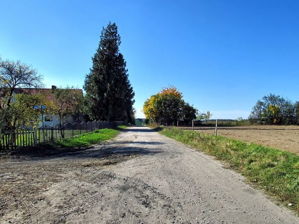 Skrzyżowanie ulic Słonecznej z Łąkową w Iwicznie