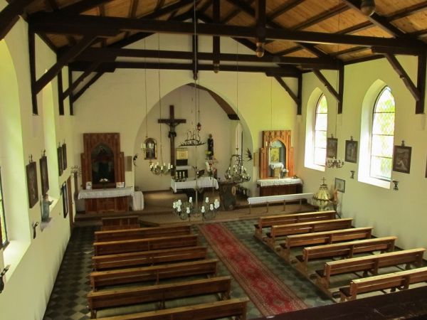 Wnętrze kościoła p.w. św. Józefa Oblubieńca w Hucie Kalnej