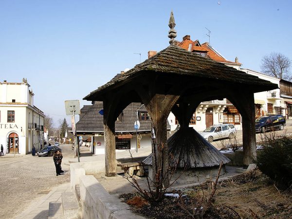 Kazimierz Dolny-studnia przy ul. Lubelskiej