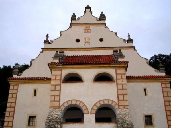 Spichlerz z XVI wieku - Muzeum Przyrodnicze.