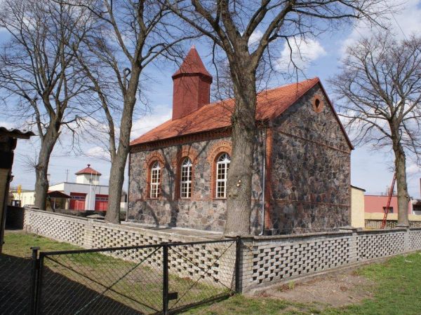 Kościółek,  Dębołeka - kwiecień 2011