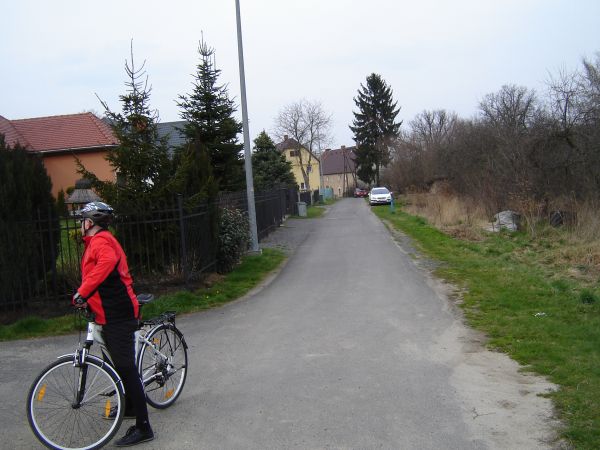 Wjazd od Małej Wsi Dolnej.