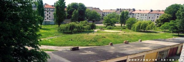 Głogów ul. Mickiewicza widok zbudynku mieszkalnego