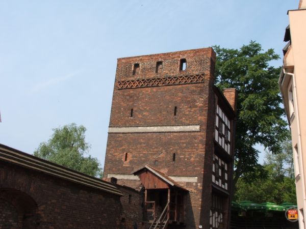 Krzywa Wieża