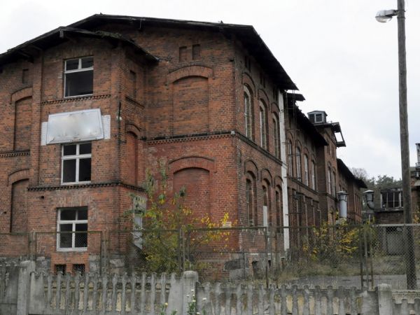 Jakiś czas temu pracowały tutaj maszyny. Teraz wszędzie cisza.