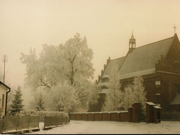 Fara ustrojona zimą