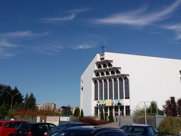 Niebo istnieje naprawdę  i jest piękne .