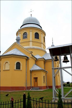 Kościół p.w. Narodzenia NMP w Niemstowie.