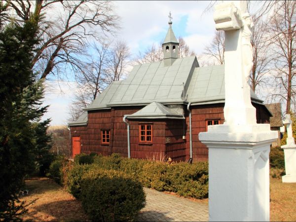 Kościół p.w. Przemienienia Pańskiego d. cerkiew greckokatolicka. Rok budowy 1683 r.  Przebudowany w 1865 r.