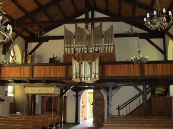 Wnętrze kościoła p.w. św. Józefa Oblubieńca w Hucie Kalnej