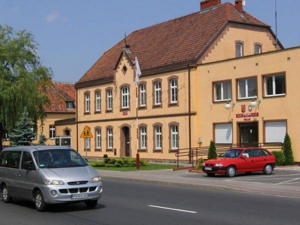 Budynek urzędu Gminy w Strzałkowie