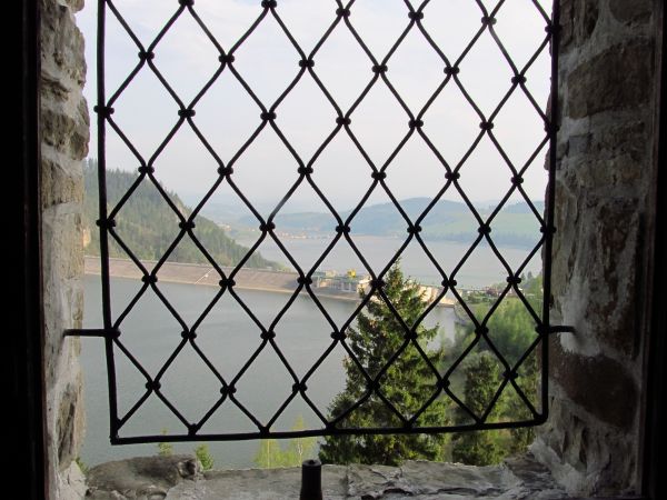 Niedzica Zamek nad jeziorem Czorsztyńskim