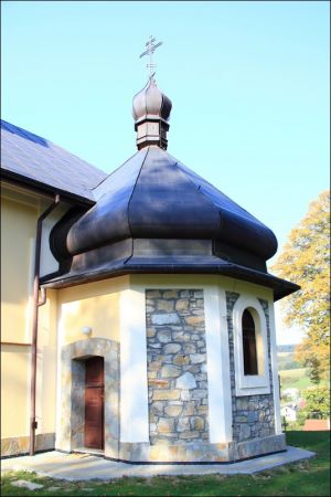 Murowana parafialna cerkiew greckokatolicka św. Michała Archanioła w Olszanach . Cerkiew została zbudowana w 1924, w miejscu wcześniejszej murowanej cerkwi, zbu